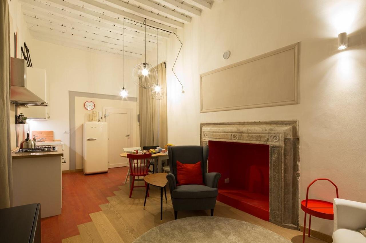 Charm Apartment Pietrasanta Exterior photo